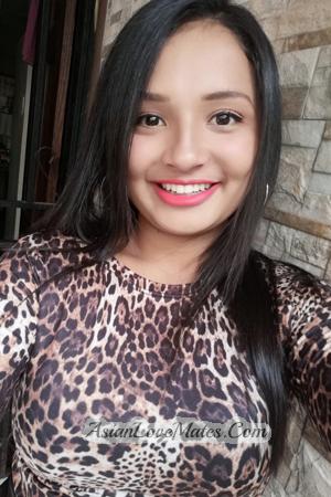 204021 - Tavy Age: 26 - Costa Rica