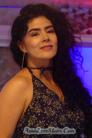 204739 - Yenny Age: 43 - Colombia